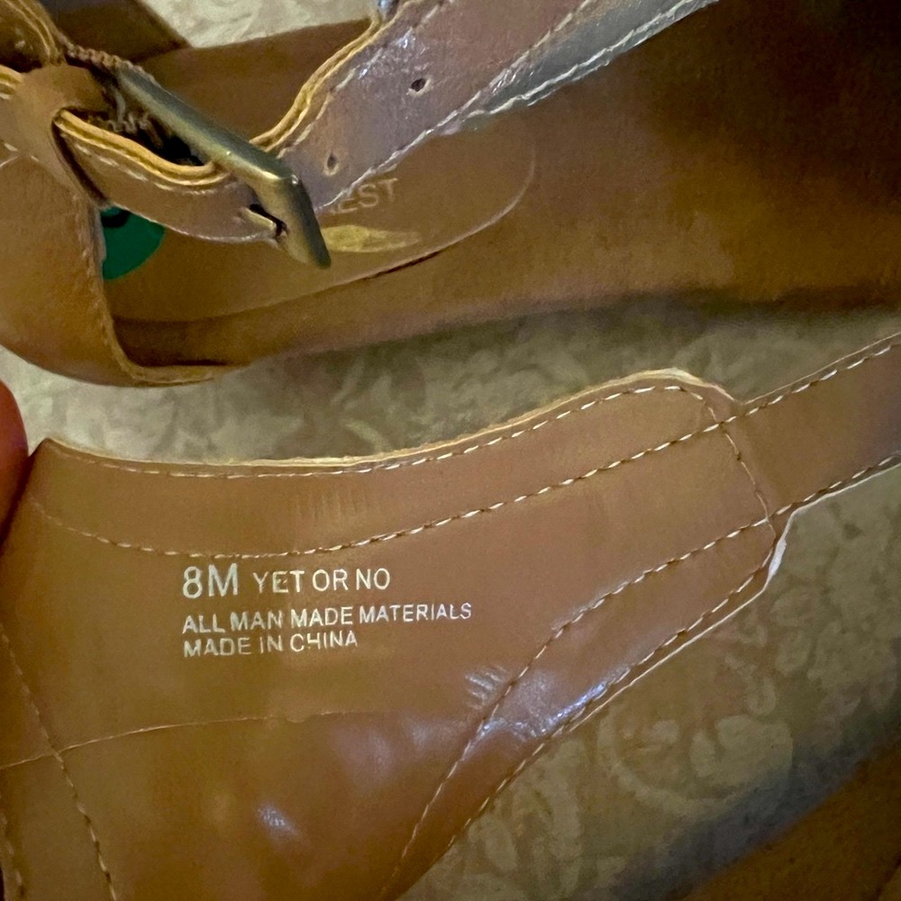 ✅🆕 Aerosoles heel test tan with gold trim sandel/ shoes - Picture 12 of 12